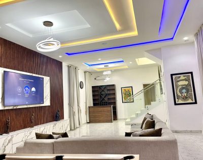 5 Bedroom Duplex Party Apartment
